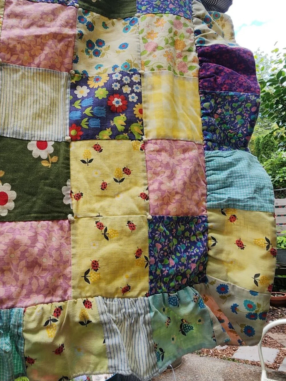 Vintage 1970s baby blanket quilt homemade by my Granny Hazel W 🌼 🌸 Antique